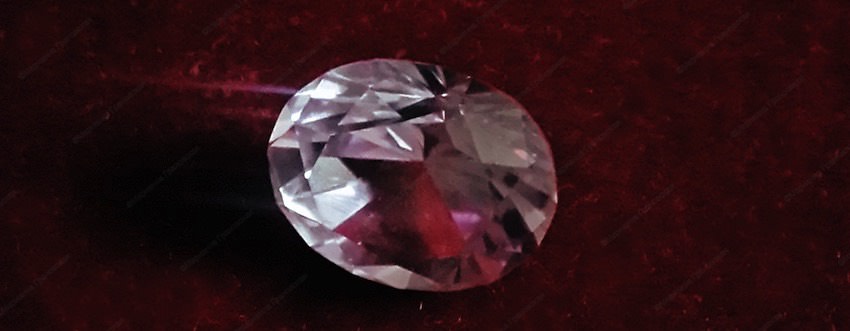 талисман из кунцита на страсть и любовь