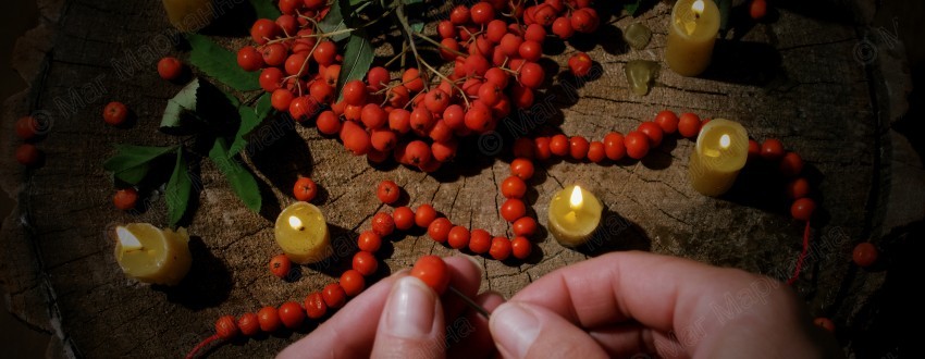 Оберег на рябиновые бусы