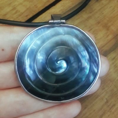 Талисман с изображением  бесконечности. Приносит удачу и здоровье. 